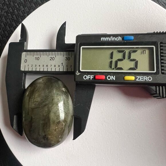 Labradorite Crystal Round Palmstone (5) - Picture 7 of 9